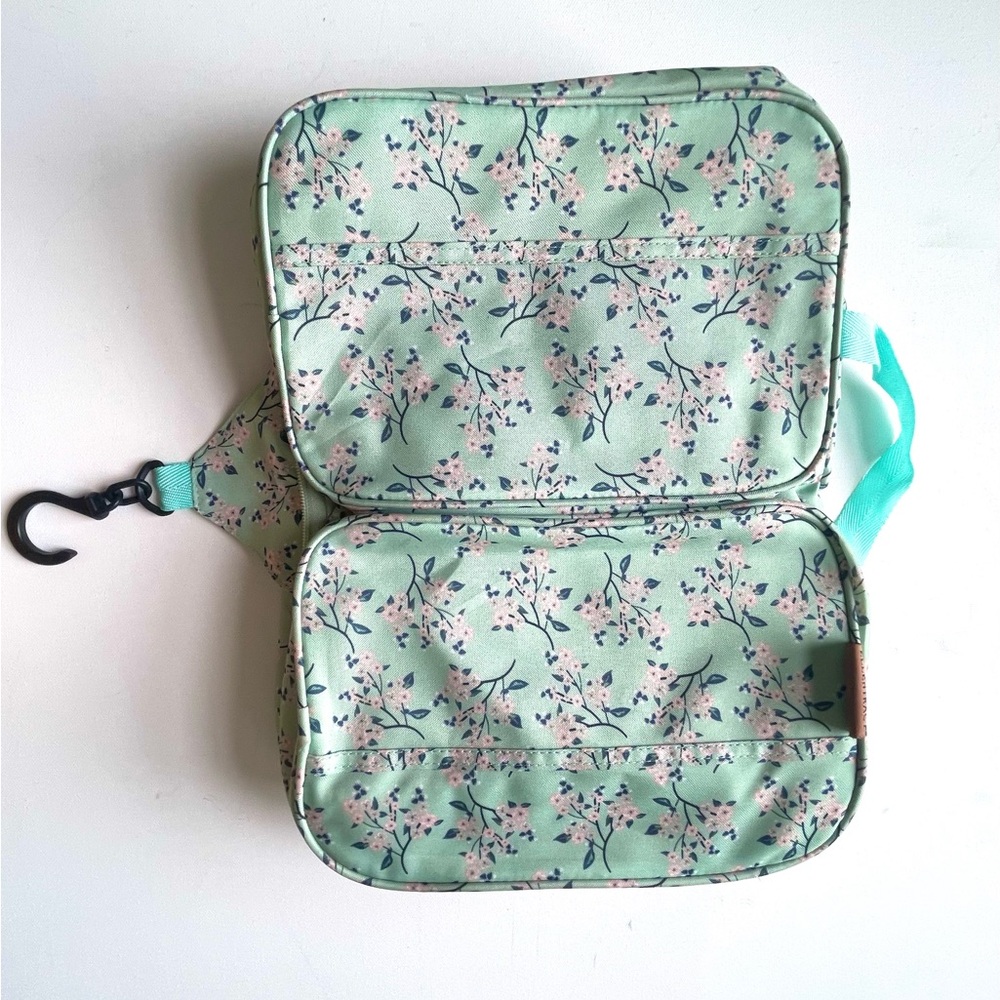 Ellen Tracy Hanging Toiletry Bag Mint Green Floral Travel Cosmetic Organizer